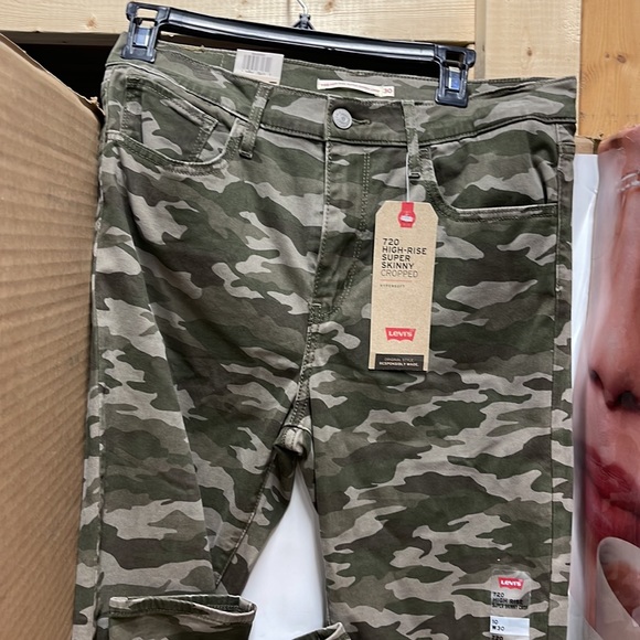BNWT Levi’s 721 High Rise camouflage soft cotton 10/W30 - Picture 4 of 16
